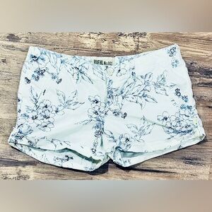 RARE Y2K Ruehl No.925 (Abercrombie) White Linen Beach Coastal Floral Shorts